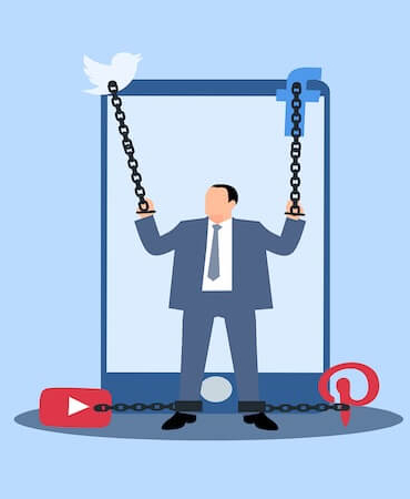 Sosyal Medyada Varım, Öyleyse Kimim?